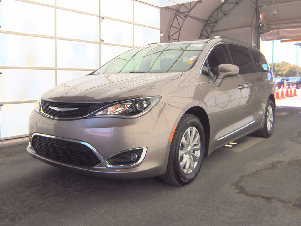 2018 Chrysler Pacifica Touring L photo