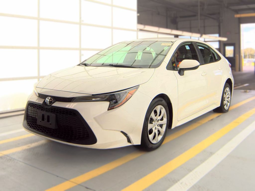 2021 Toyota Corolla LE photo