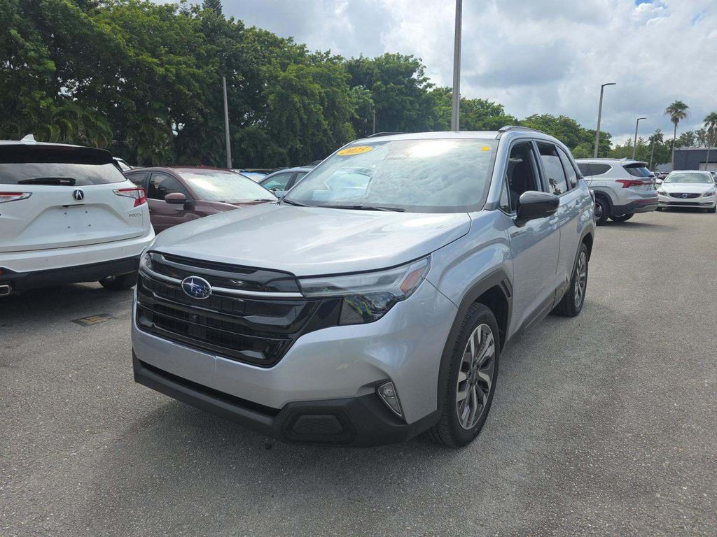 2025 Subaru Forester Hybrid Touring photo