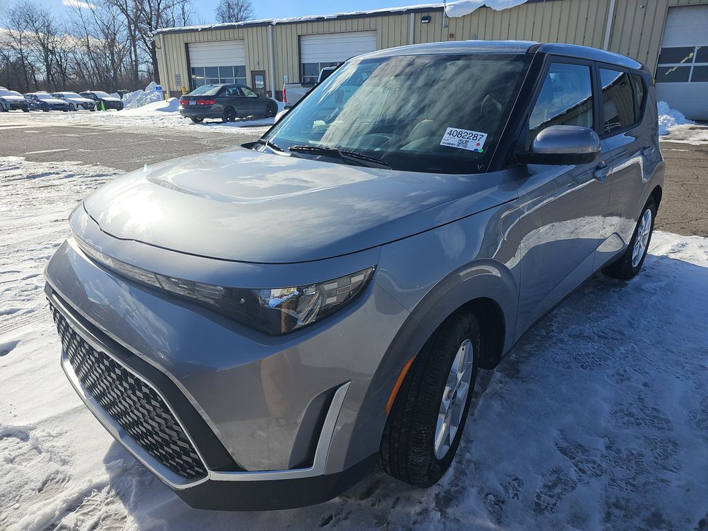2025 Kia Soul LX photo