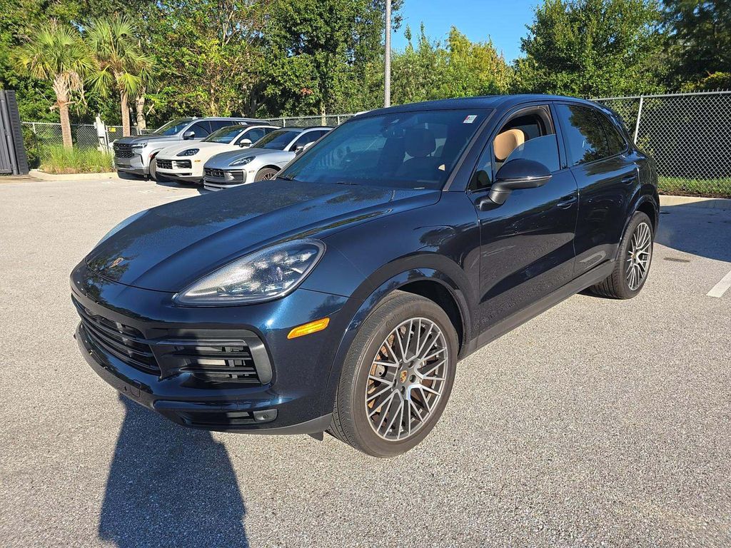 2022 Porsche Cayenne Base photo