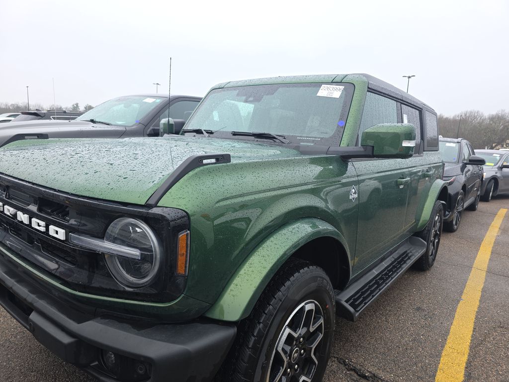 2025 Ford Bronco Outer Bank photo