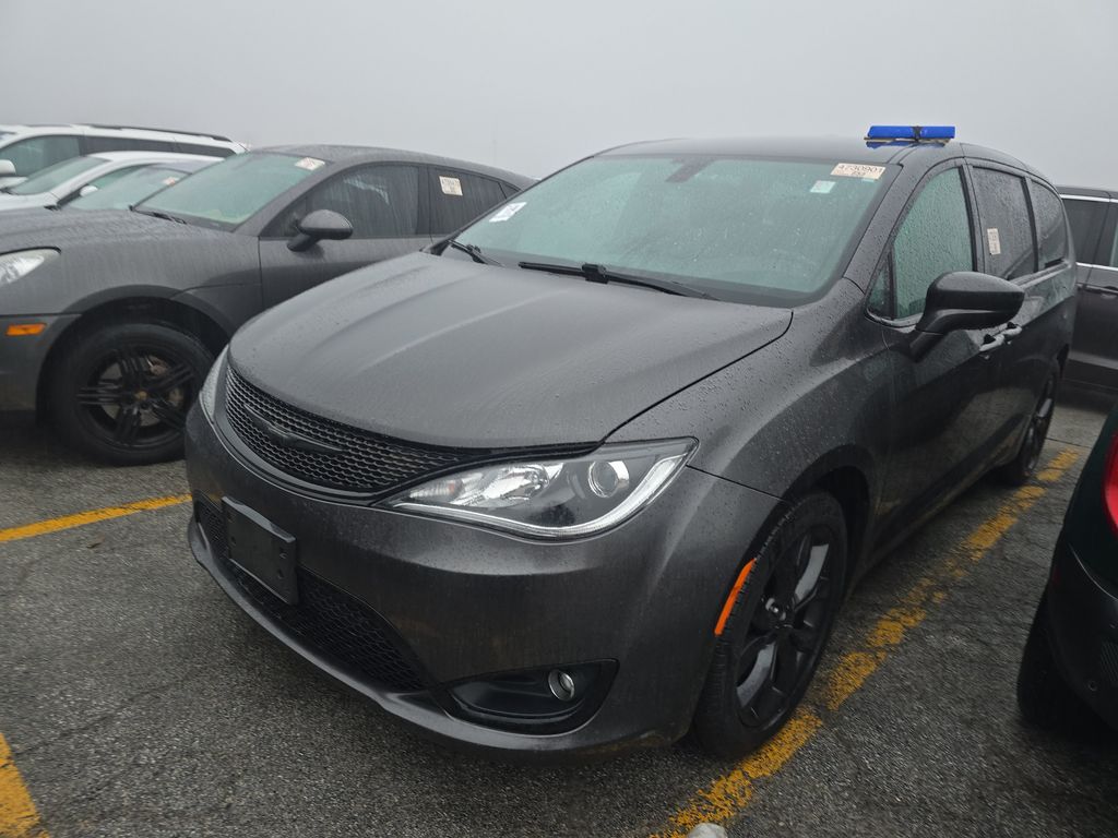 2019 Chrysler Pacifica Tourng PLS photo