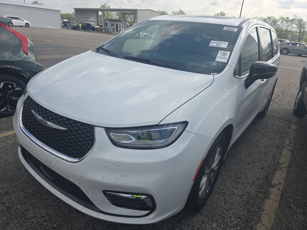 2026 Chrysler Pacifica Limited photo