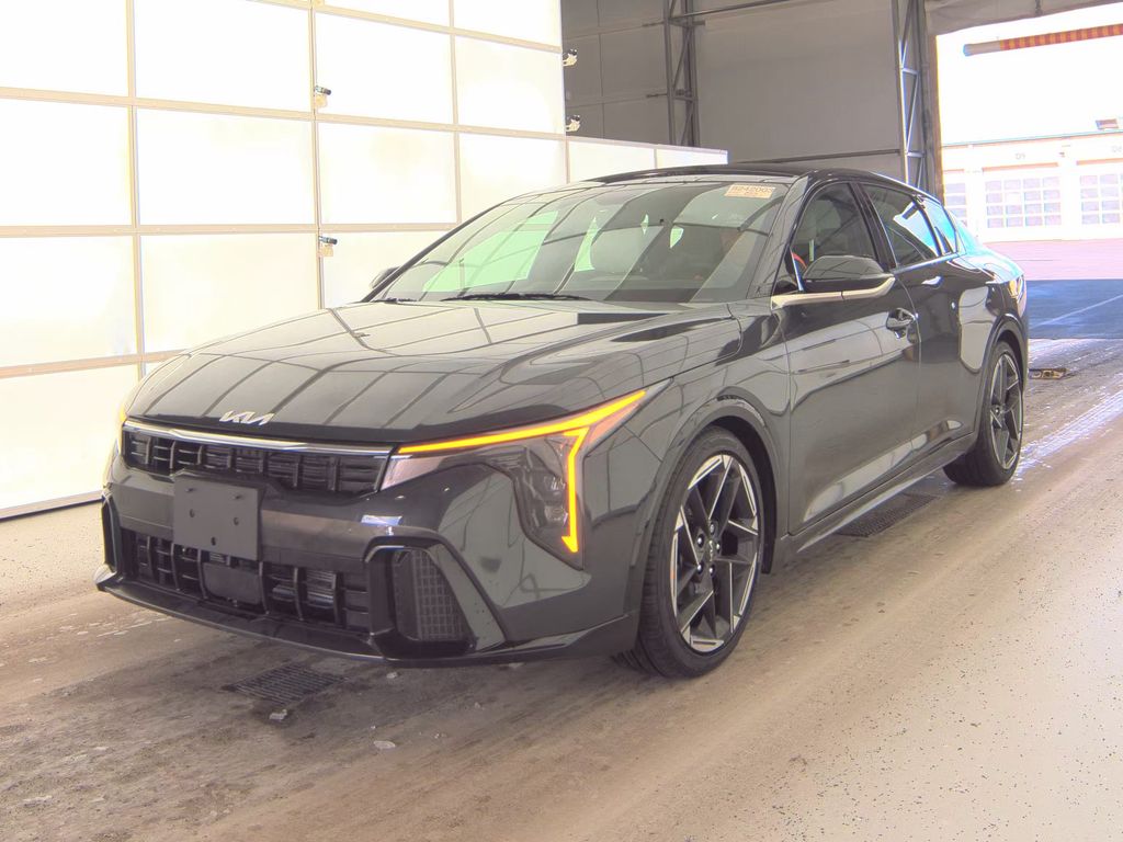 2025 Kia K4 GT-Line photo