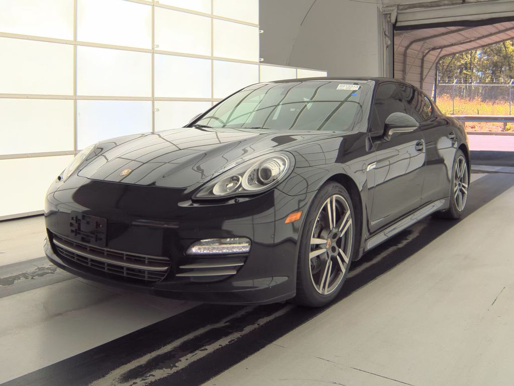 2013 Porsche Panamera Platinum photo
