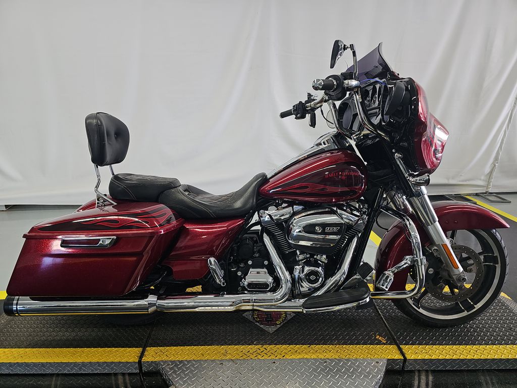 2017 Harley-Davidson Flhxs photo