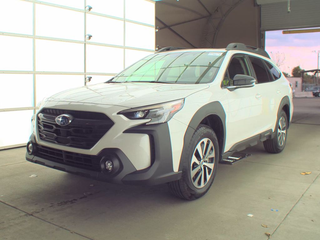 2025 Subaru Outback Premium photo