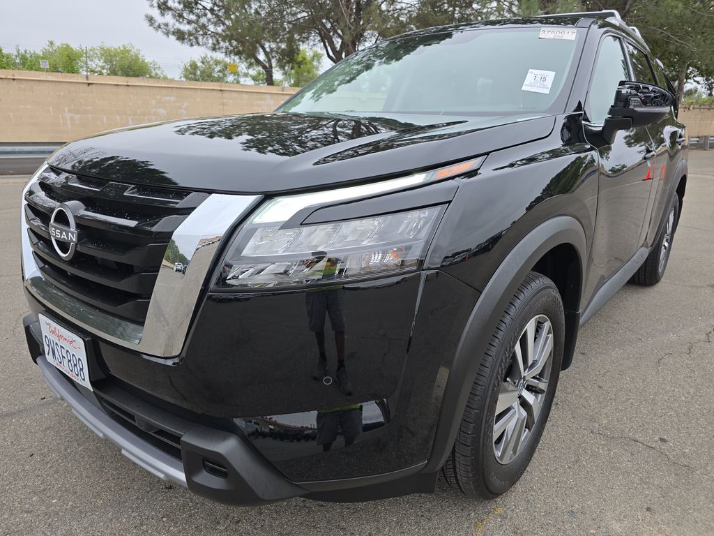 2025 Nissan Pathfind SL photo