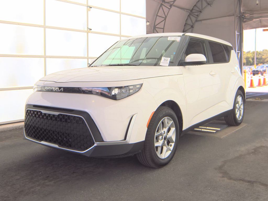 2025 Kia Soul LX photo