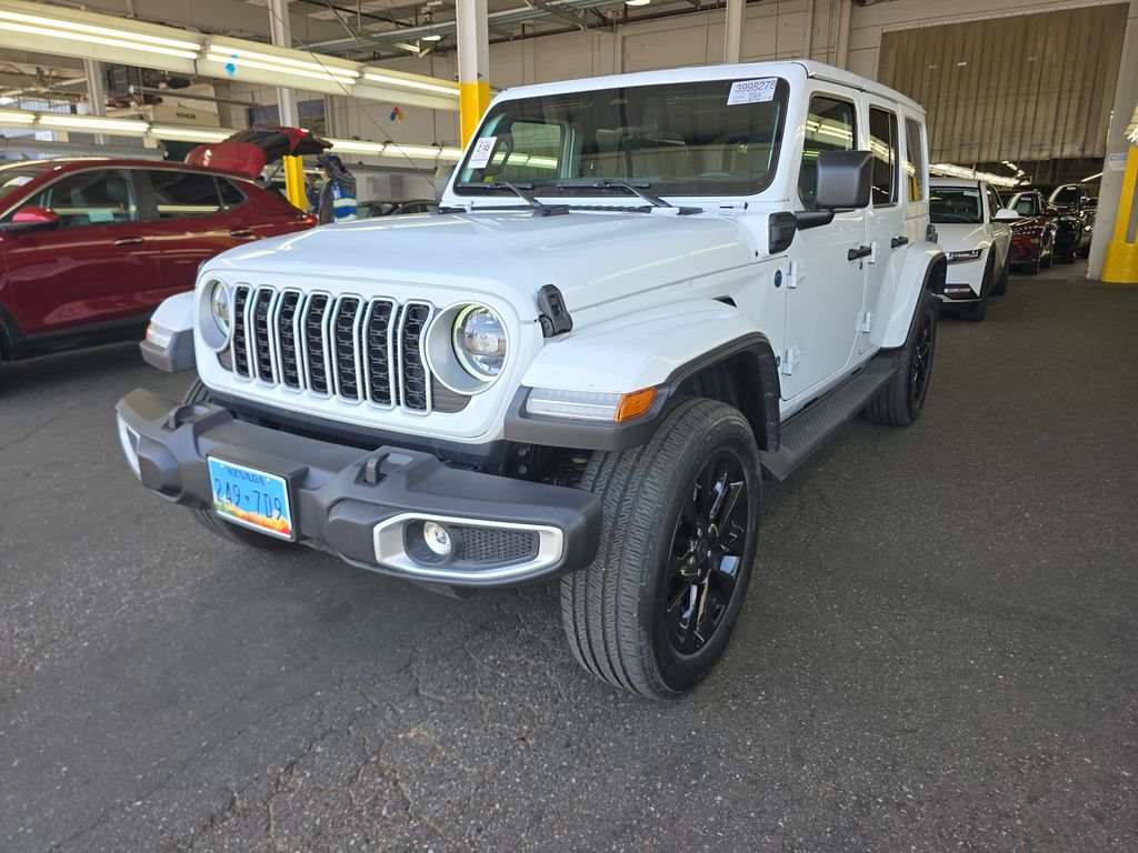 2025 Jeep Wrangler Sahara photo