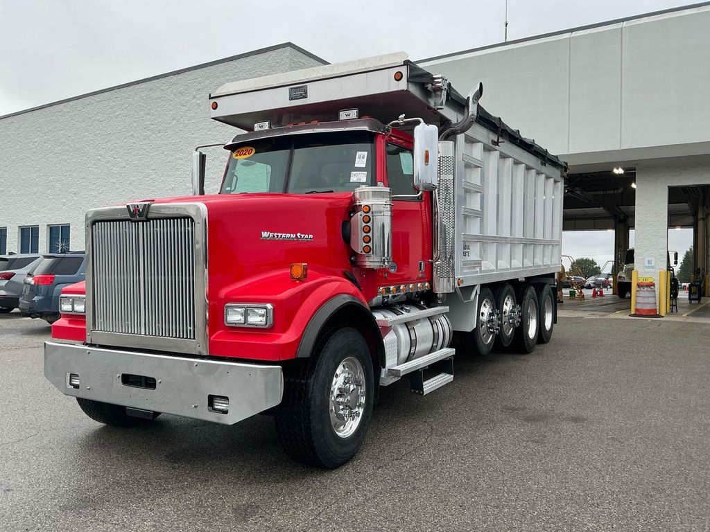 2020 Western Star 4900FA photo