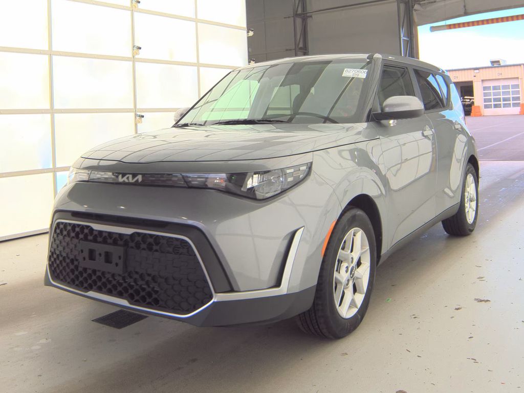 2025 Kia Soul LX photo