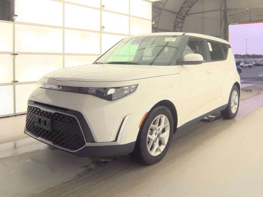 2025 Kia Soul LX photo