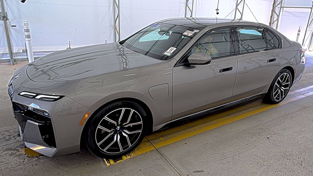 2026 BMW 7 Series 750E Xdriv photo