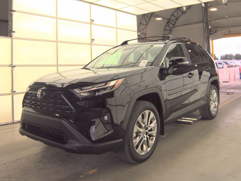 2025 Toyota RAV4 XLE Premiu photo