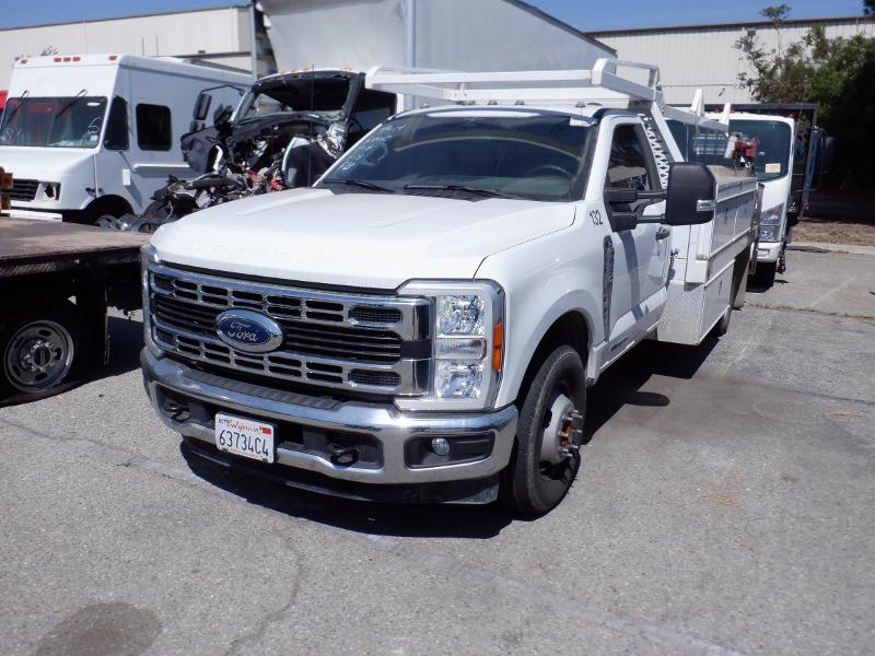 2023 Ford F-350 DRW XL photo