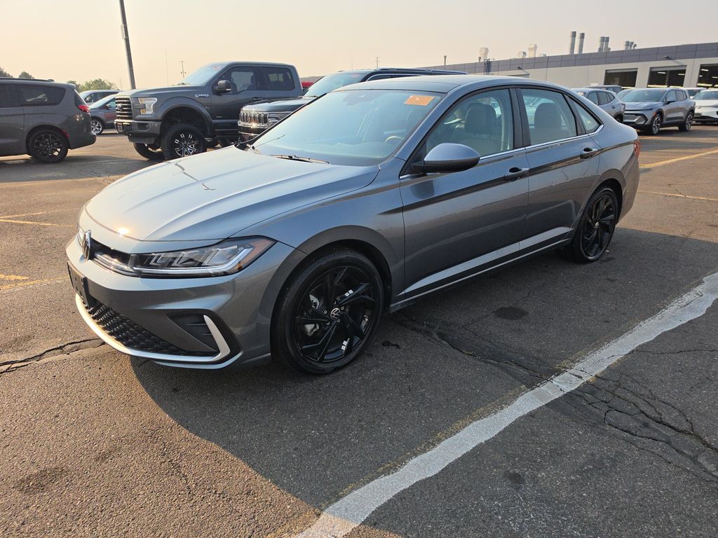 2025 Volkswagen Jetta SE photo