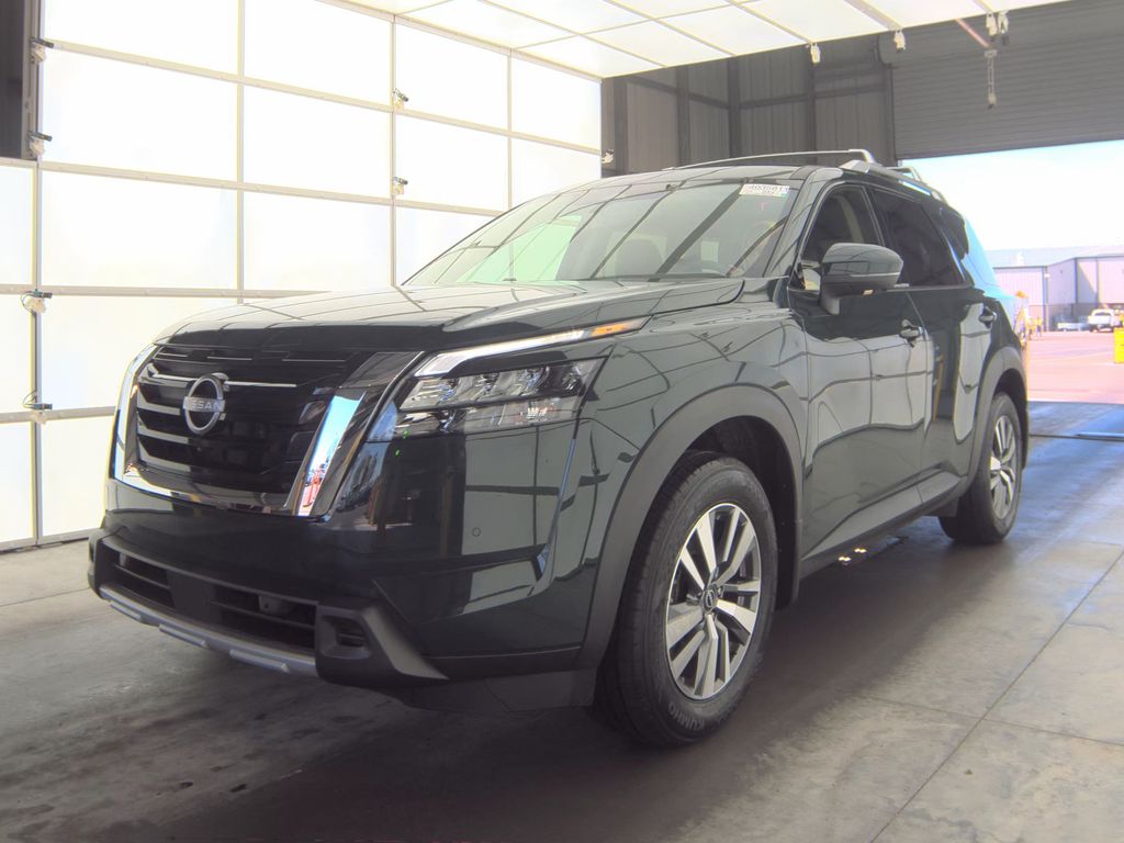 2025 Nissan Pathfinder SL photo
