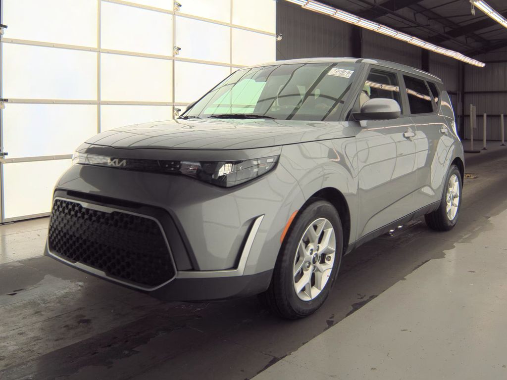 2025 Kia Soul LX photo