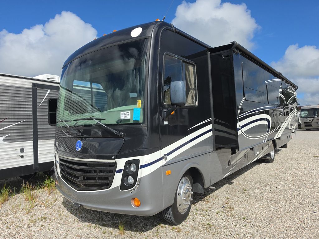 2018 Ford Vacationer 36F photo