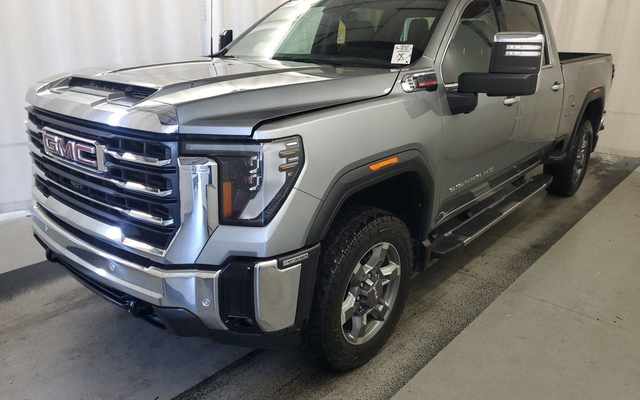 2025 GMC Sierra 3500HD SLT photo