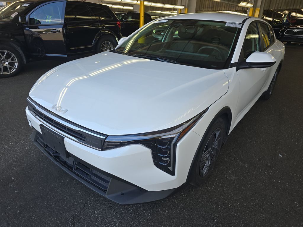 2025 Kia K4 LX photo