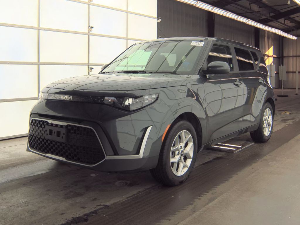 2025 Kia Soul LX photo