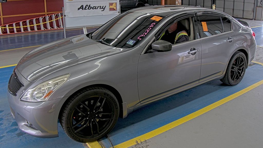 2011 INFINITI G37 X photo