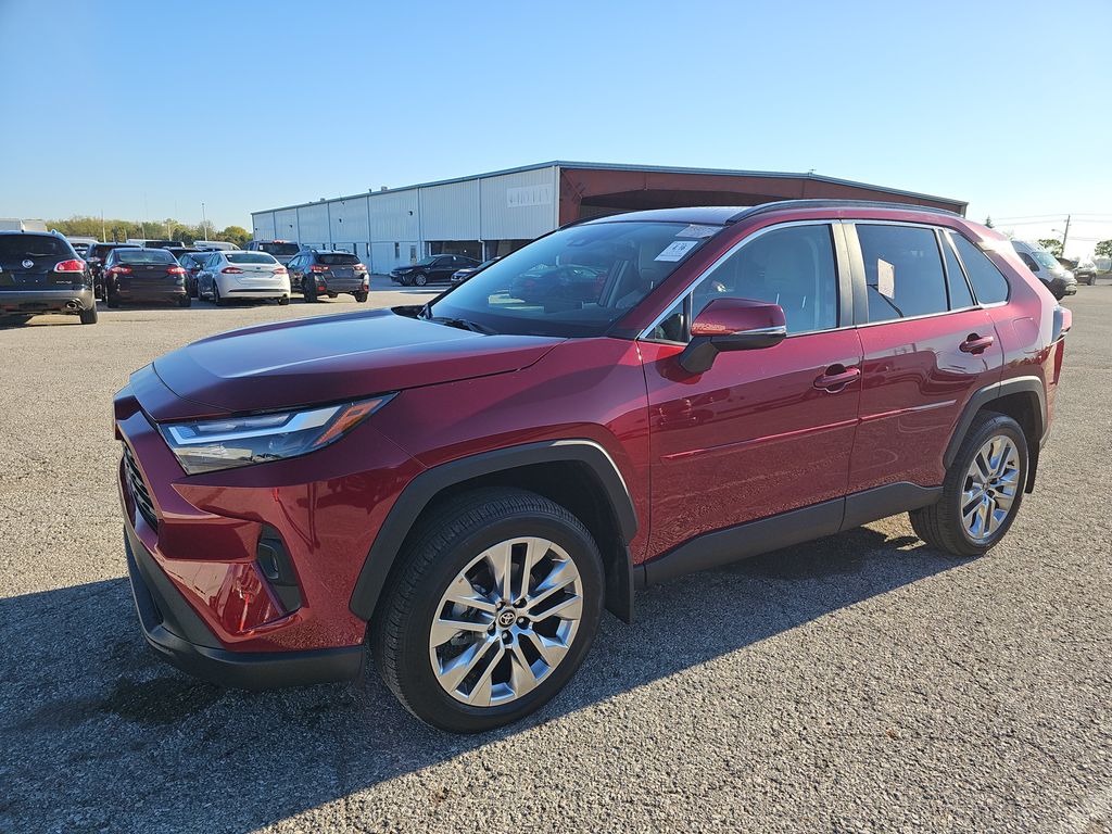 2025 Toyota RAV4 XLE Premiu photo