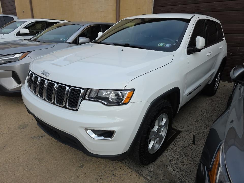 2017 Jeep Grand Cherokee Laredo photo