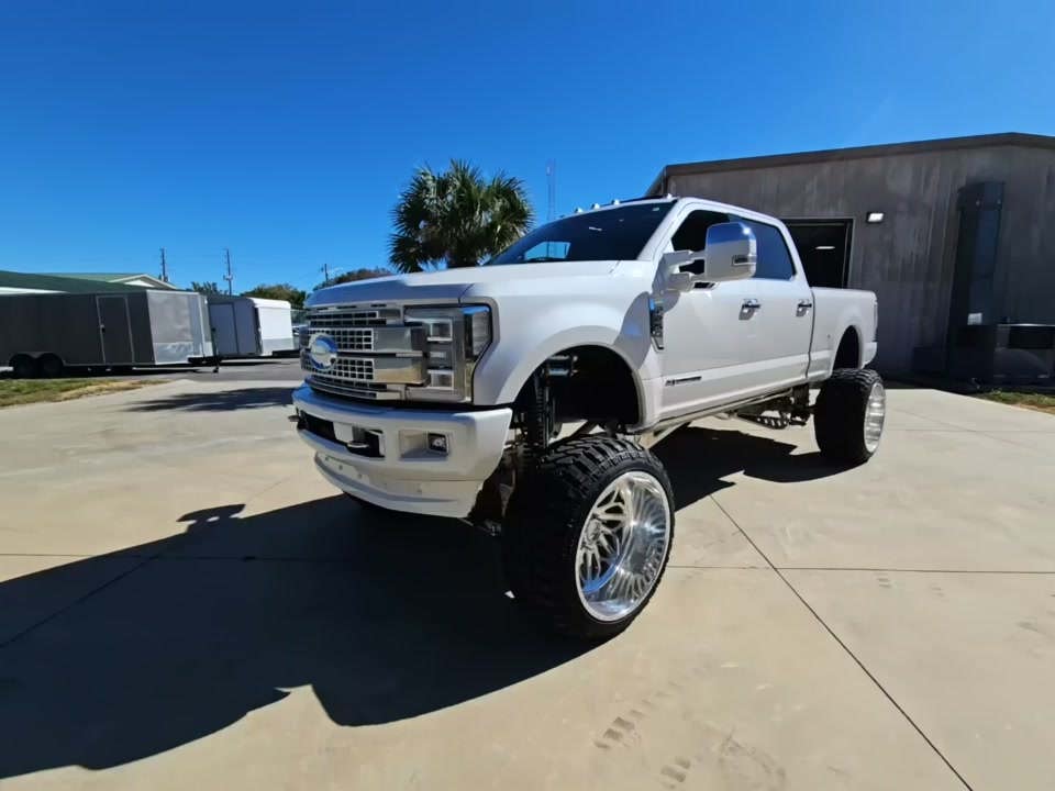 2017 Ford F-250 Platinum photo