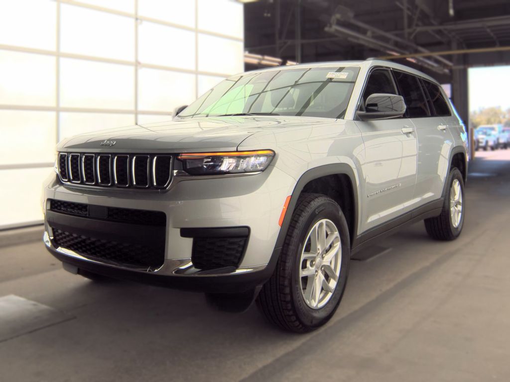 2025 Jeep Grand Cherokee Laredo X photo