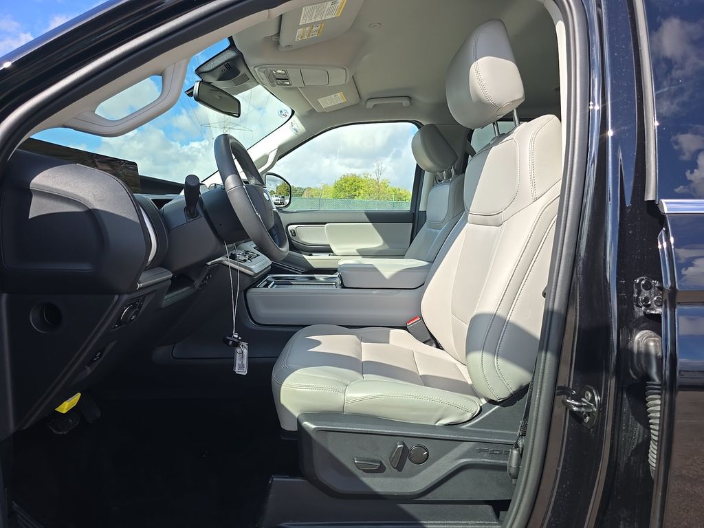 2026 Ford Expedit MAX Active photo