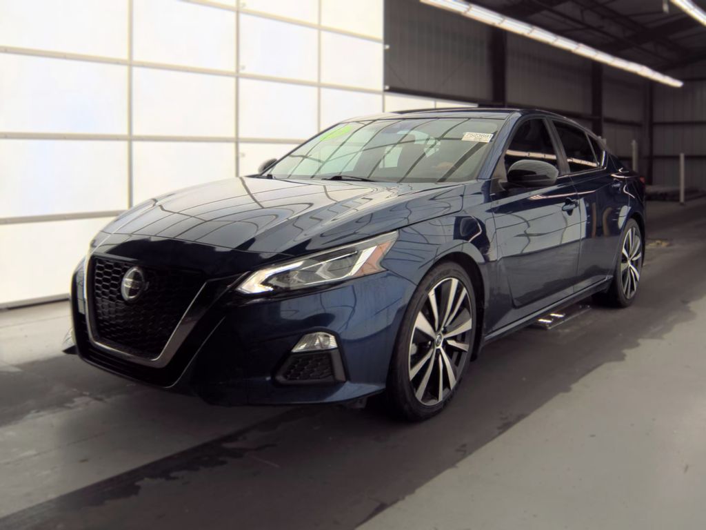 2021 Nissan Altima 2.5 SR photo