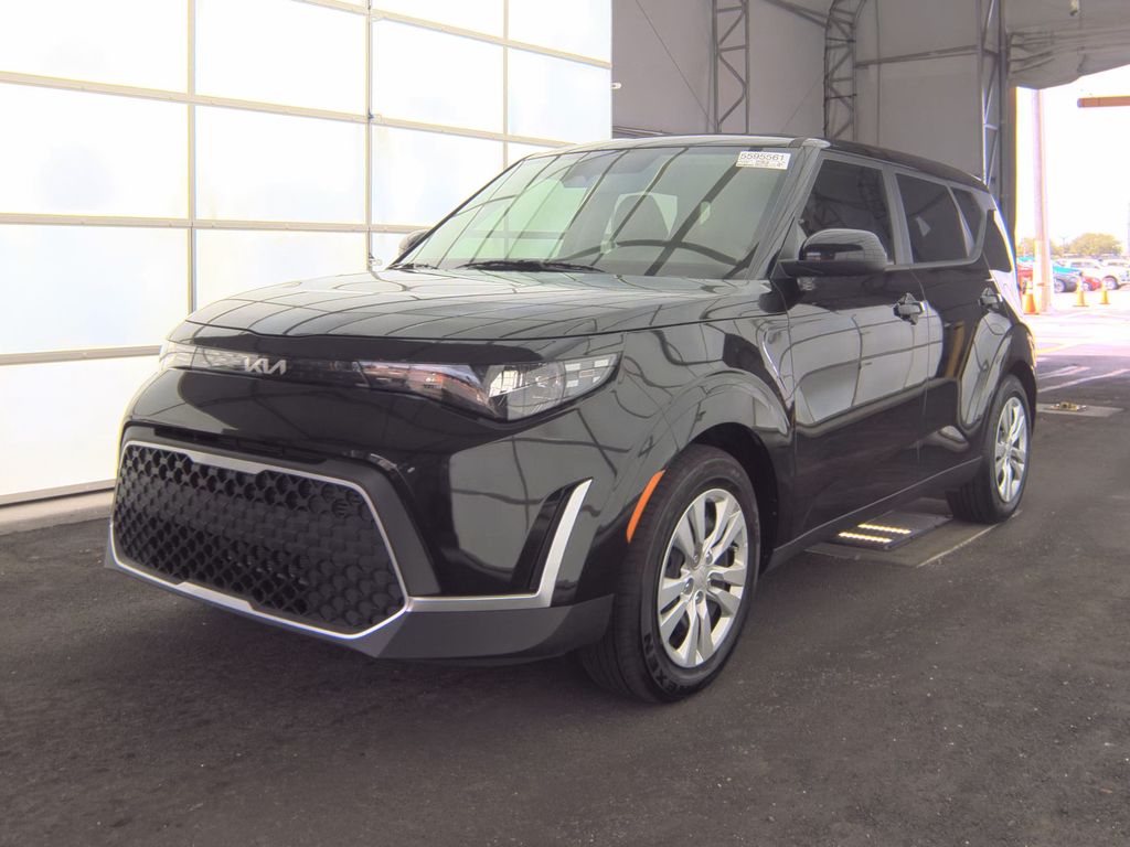 2025 Kia Soul LX photo