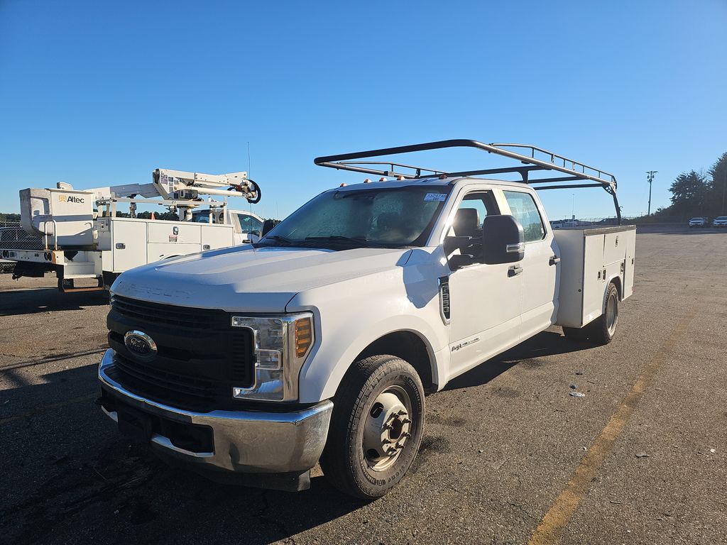 2019 Ford F-350 DRW XL photo