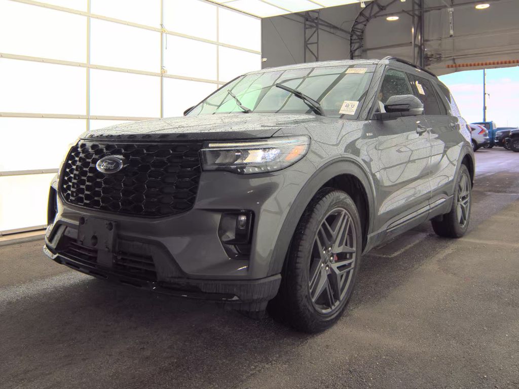 2025 Ford Explorer ST-Line photo