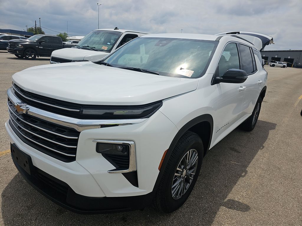 2026 Chevrolet Traverse FWD LT photo