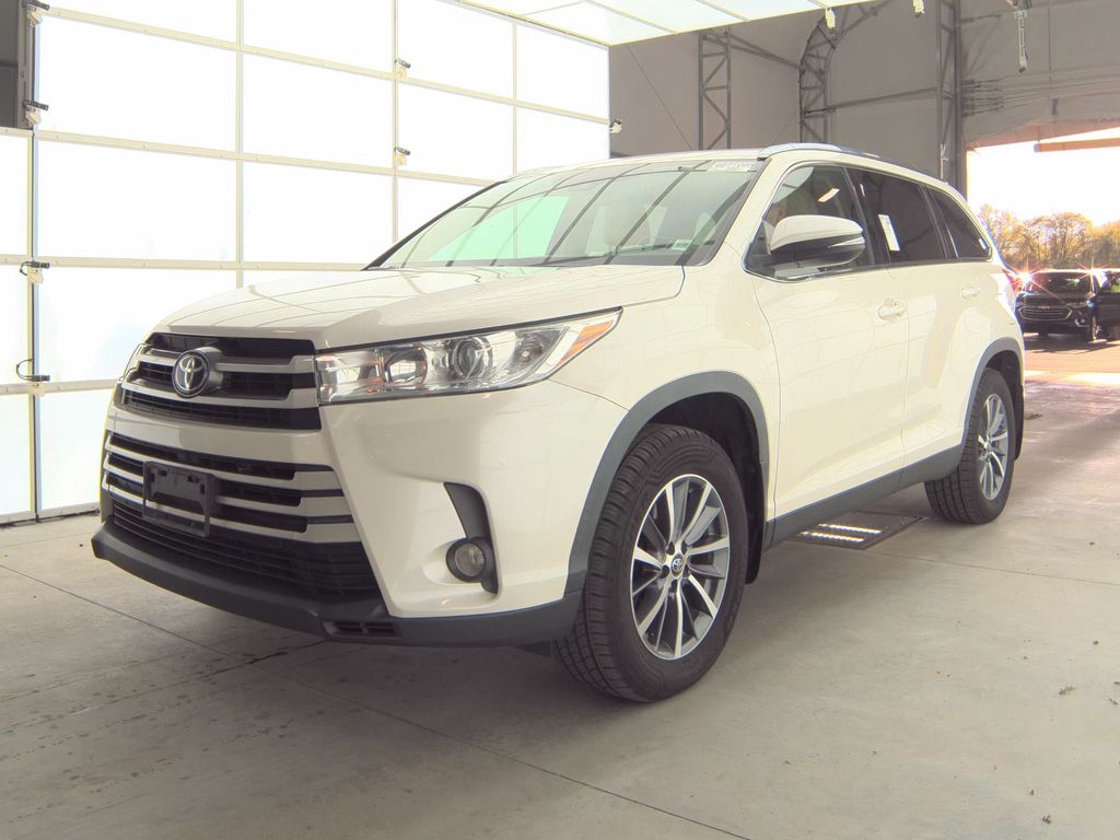 2019 Toyota Highlander XLE photo