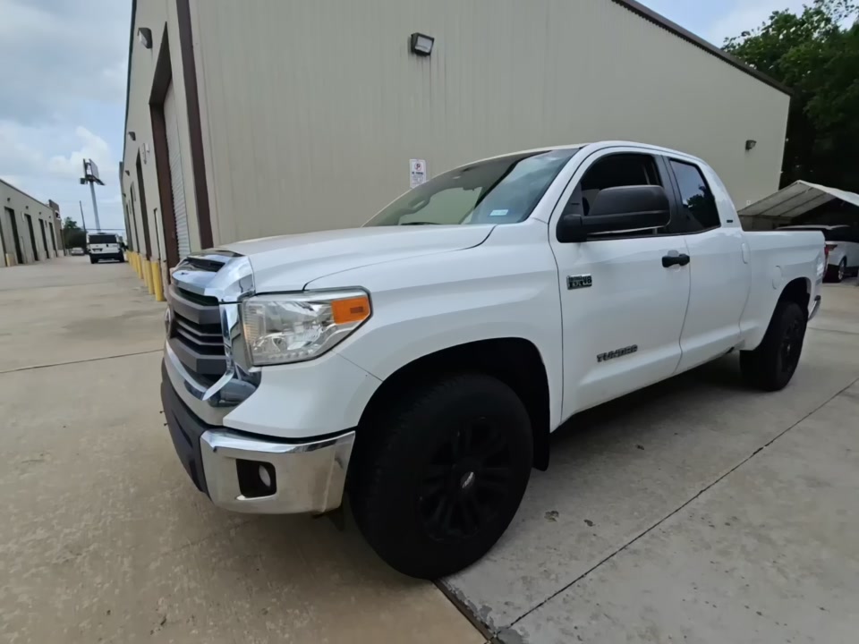 2015 Toyota Tundra SR5 photo