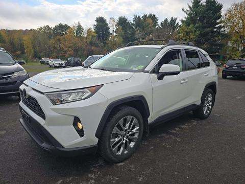 2021 Toyota RAV4 XLE Premium photo