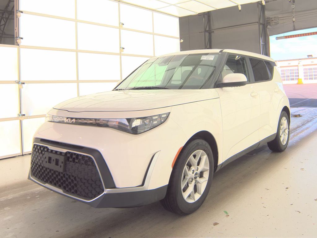 2025 Kia Soul LX photo
