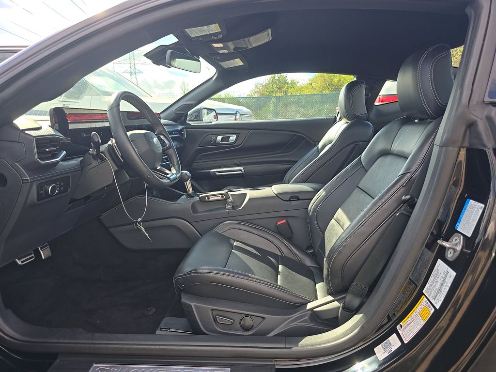 2025 Ford Mustang CPE GT Premium photo