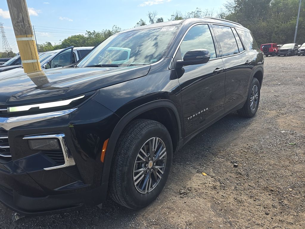 2026 Chevrolet Traverse FWD LT photo