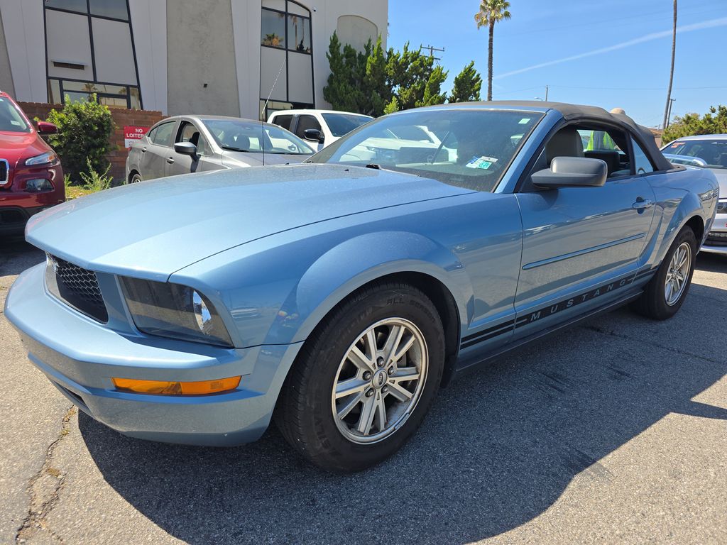 2006 Ford Mustang Standard photo