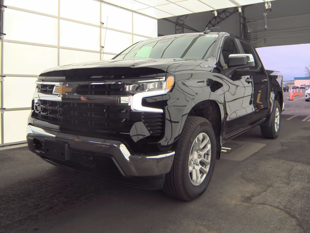 2025 Chevrolet Silverado 1500 LT photo