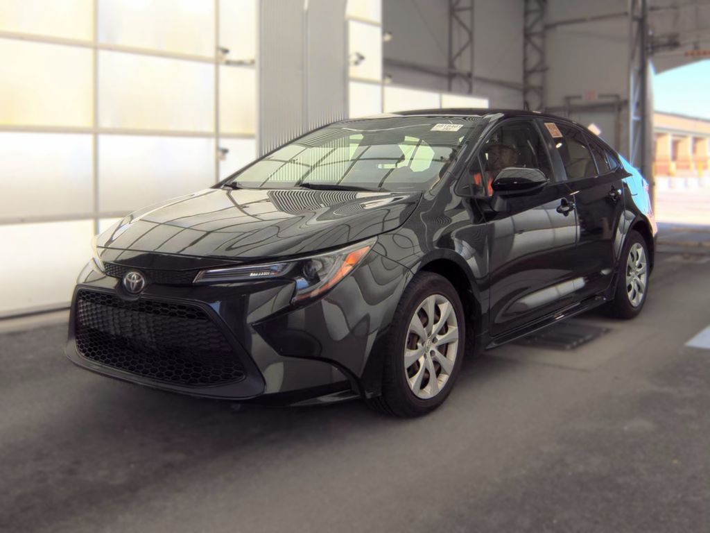 2021 Toyota Corolla LE photo