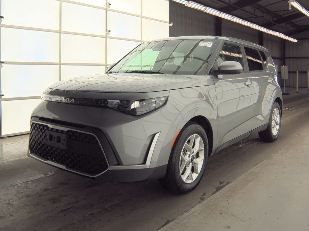 2025 Kia Soul LX photo