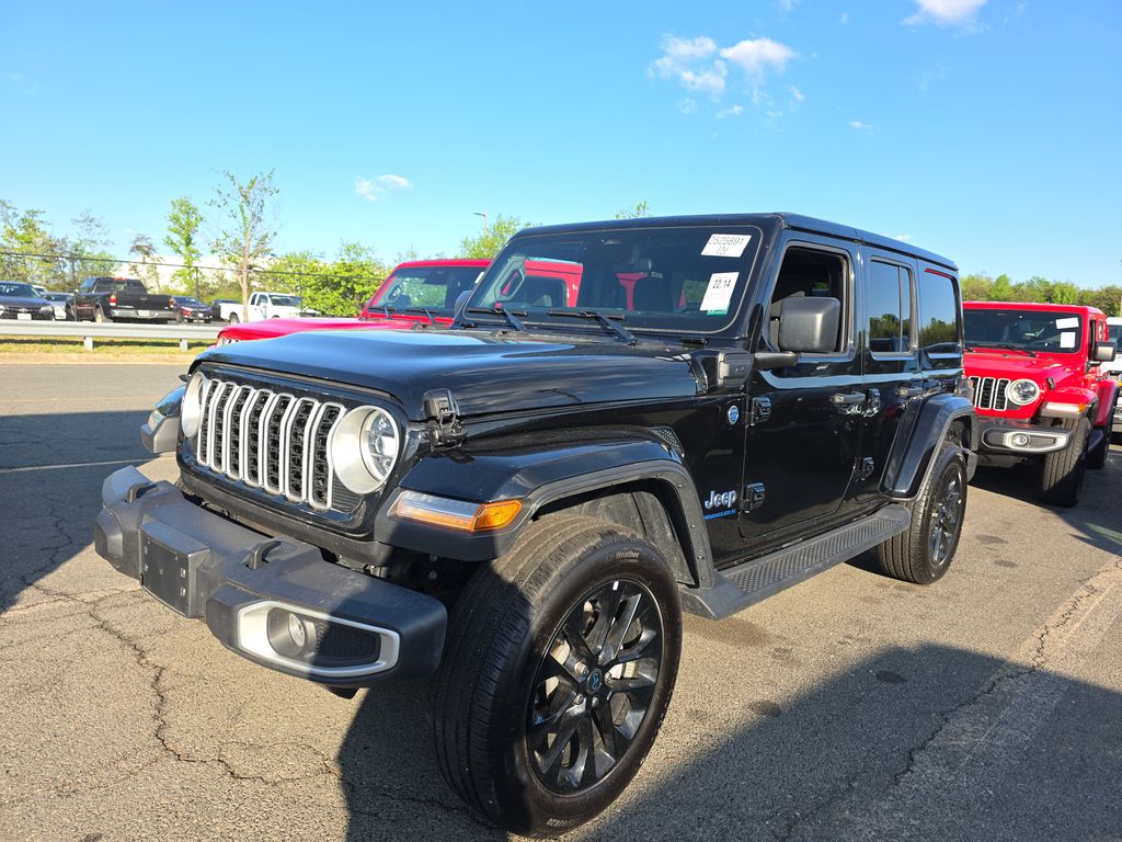 2025 Jeep Wrangler Sahara photo